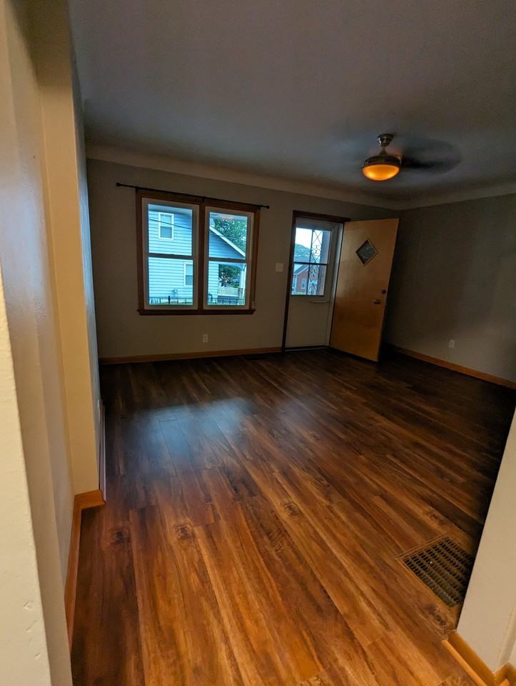205 Tompkins St - Photo 2 of 12
