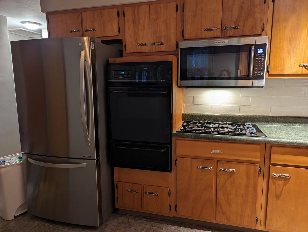 205 Tompkins St - Photo 4 of 12