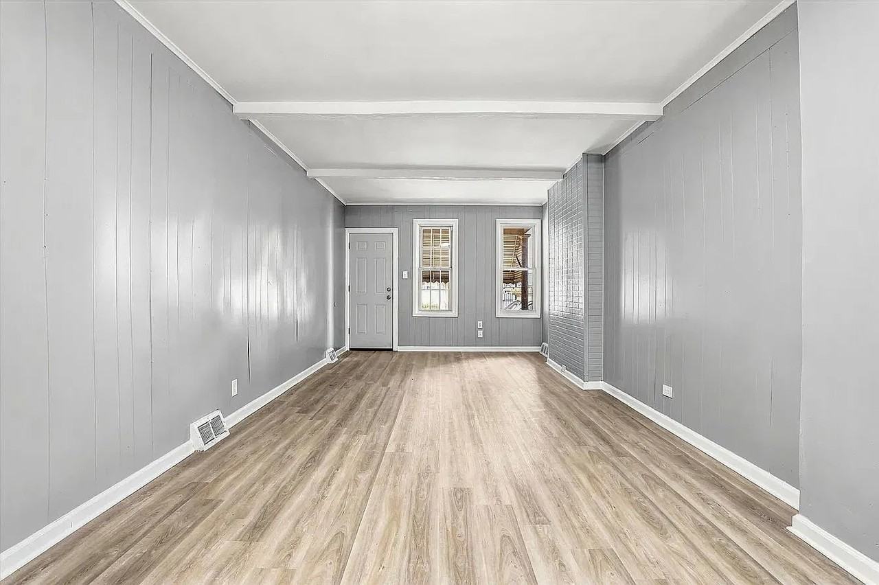 1611 S Clinton Ave - Photo 3 of 6