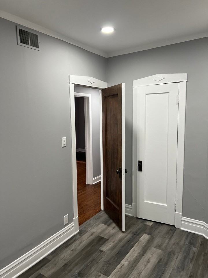 1629 W Granville Ave #2 - Photo 4 of 20