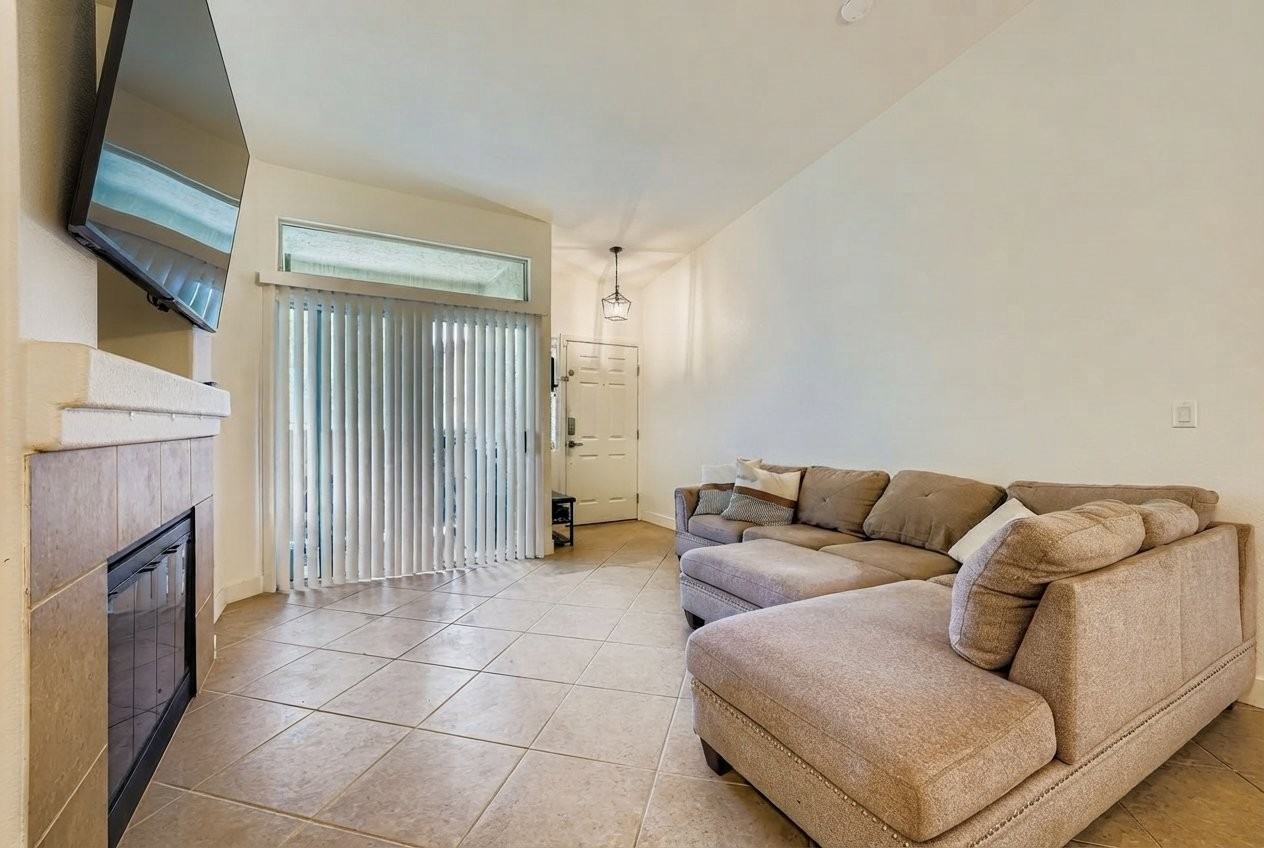 3350 Cactus Shadow St #203 - Photo 4 of 9