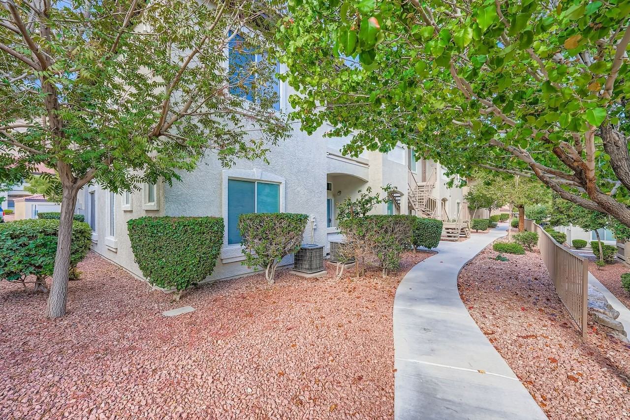 3350 Cactus Shadow St #203 - Photo 5 of 9