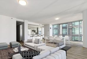 featured image of 20 W Delaware Pl