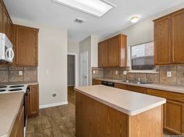 featured image of 6353 Parkland Oaks Dr