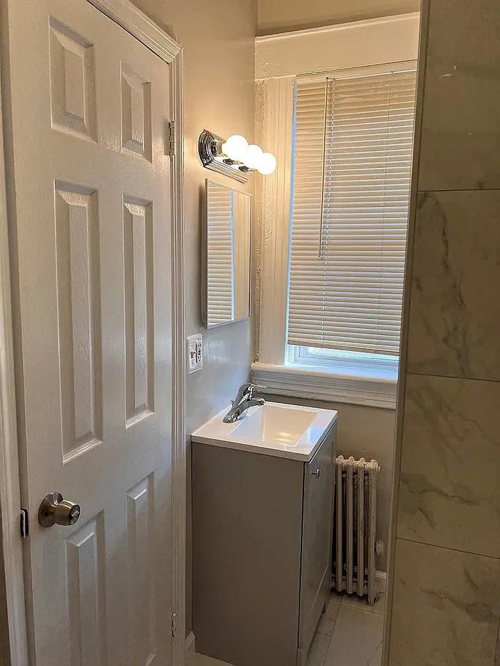 5 Duer St #4C - Photo 2 of 8