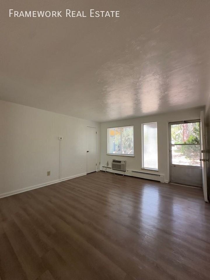1693 Reed St #2 - Photo 4 of 50