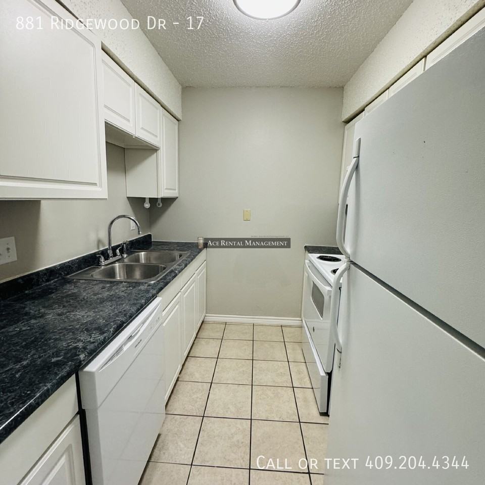 881 Ridgewood Dr #17 - Photo 7 of 13