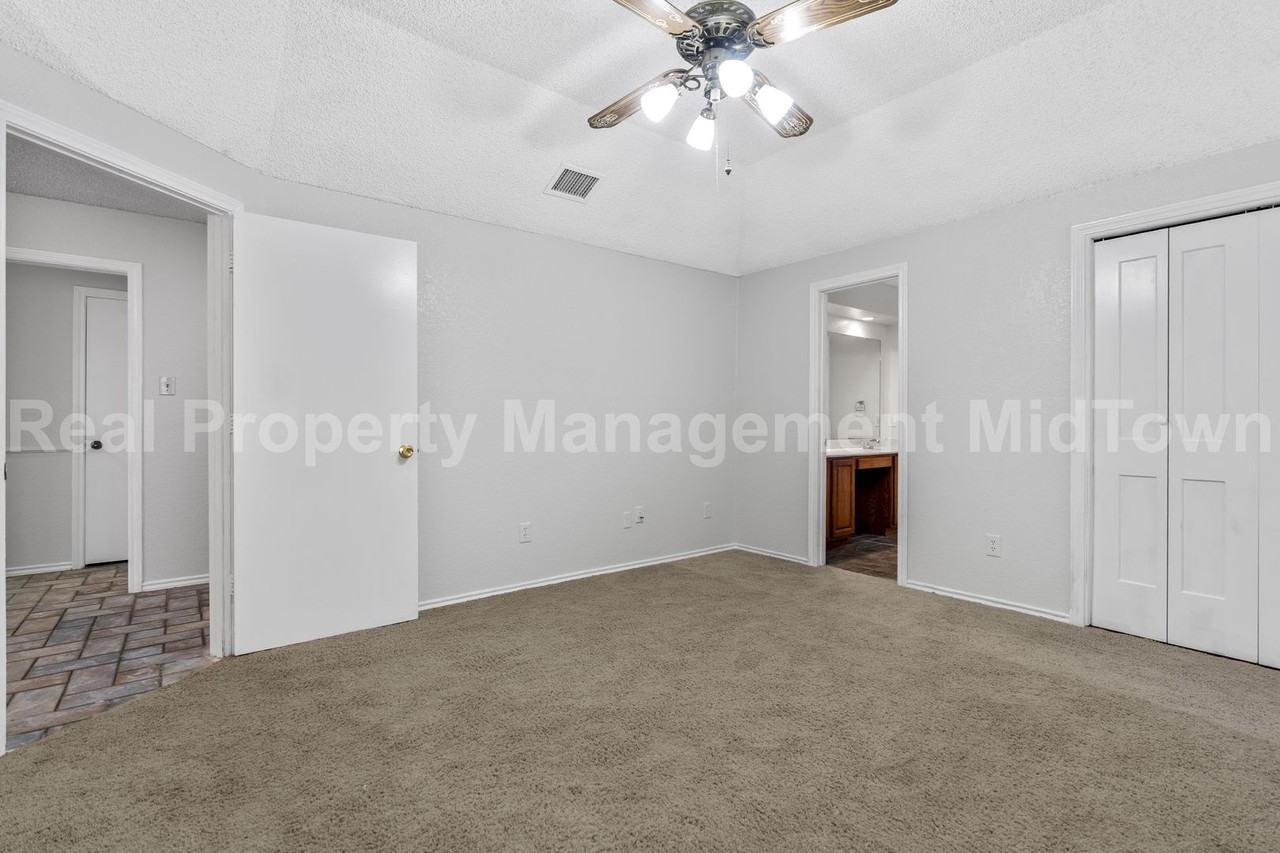 4633 Club Estate Pl - Photo 7 of 23