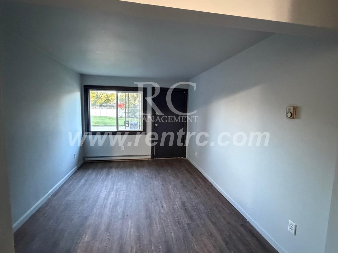 1301 Knox Dr Apt 2 - Photo 6 of 9