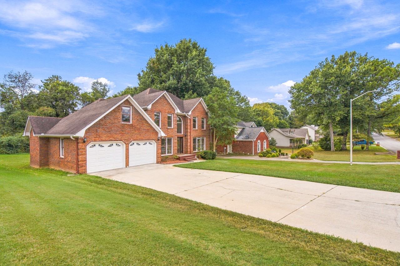 110 Heatherwood Dr - Photo 2 of 50