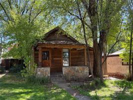 featured image of 522 E 3rd Ave