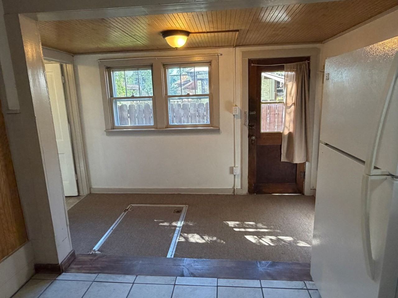 522 E 3rd Ave - Photo 4 of 19