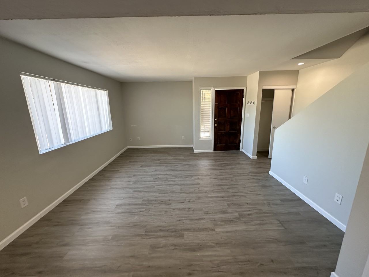 833 S Avenue A #12 - Photo 2 of 10