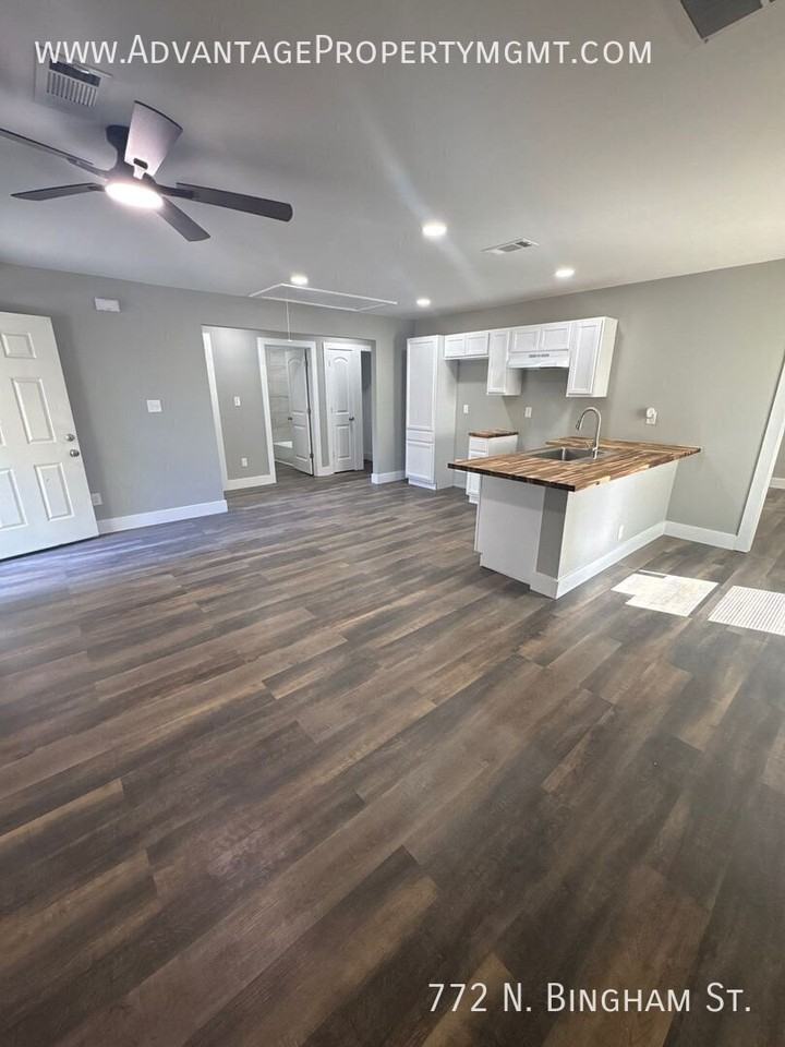 772 N Bingham St - Photo 5 of 15