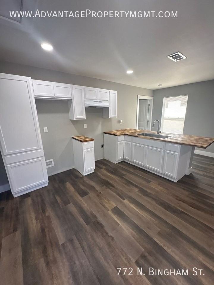 772 N Bingham St - Photo 6 of 15