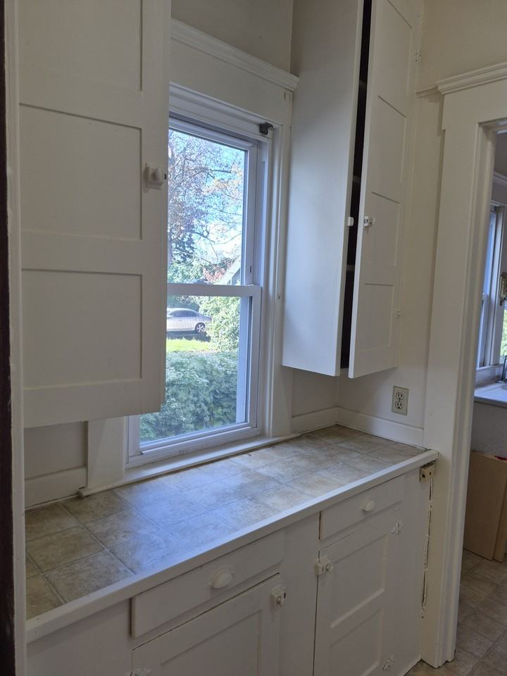 325 Wadsworth St #1 - Photo 7 of 20