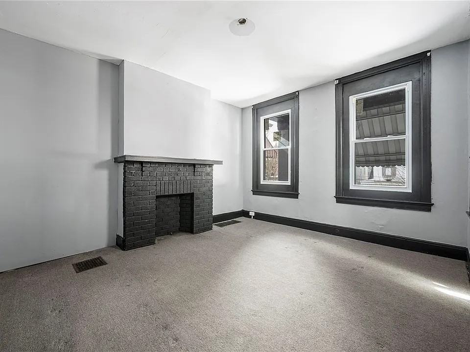 5219 Gertrude St - Photo 4 of 23