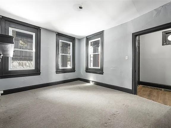 5219 Gertrude St - Photo 5 of 23