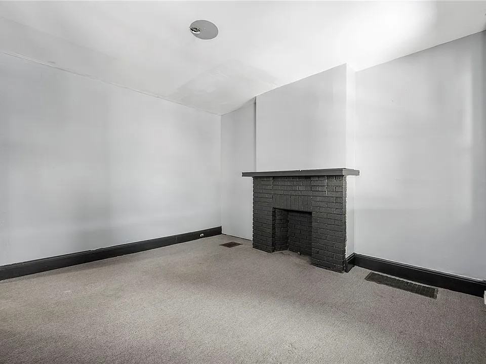 5219 Gertrude St - Photo 6 of 23