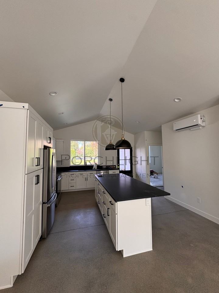 207 E Front St #1 - Photo 6 of 15