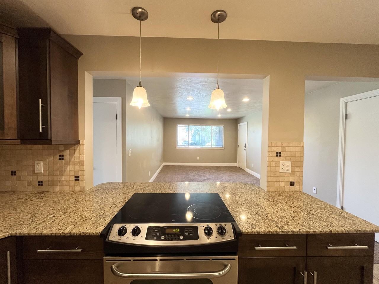 1560 E Stratford Ave, Salt Lake City, UT 84106 - Photo 5 of 29
