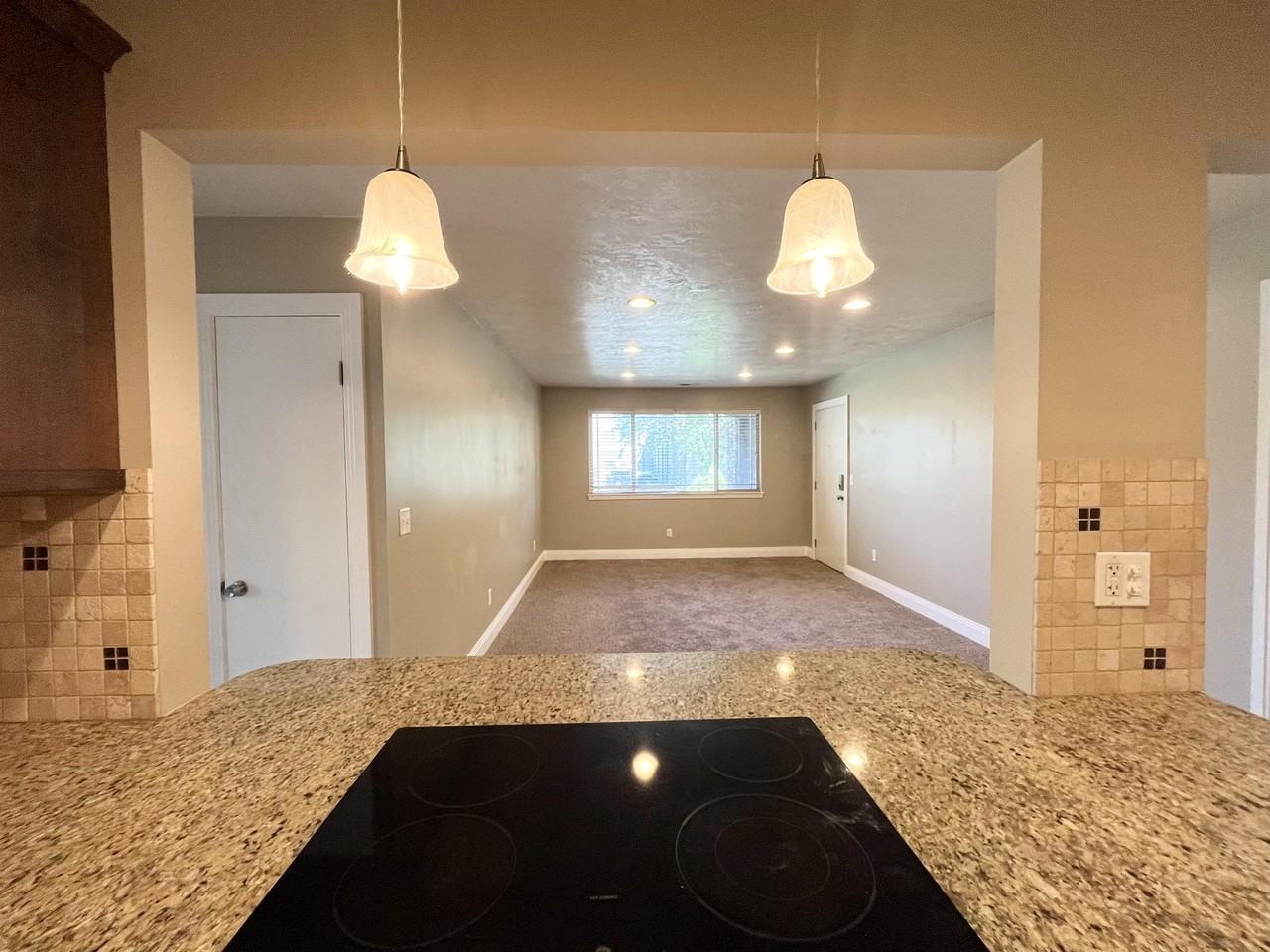 1560 E Stratford Ave, Salt Lake City, UT 84106 - Photo 7 of 29