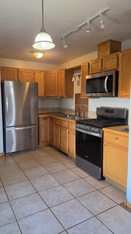 410 Smith Ave #1 - Photo 6 of 32