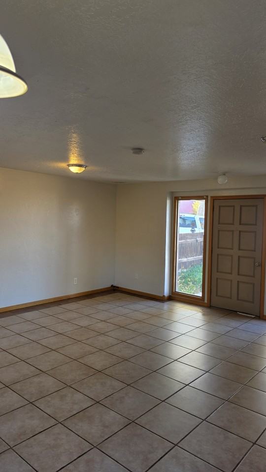 410 Smith Ave #1 - Photo 7 of 32