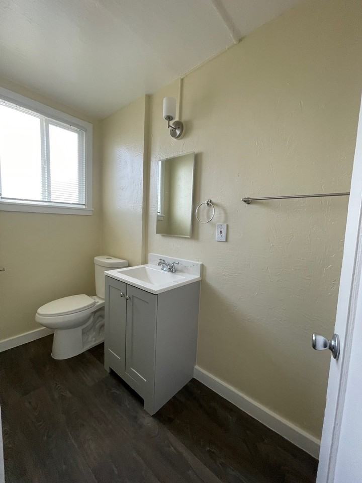 1746 10th Ave - Photo 2 of 14