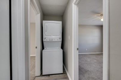 Windsor Heights Townhomes - Photo 7 of 16