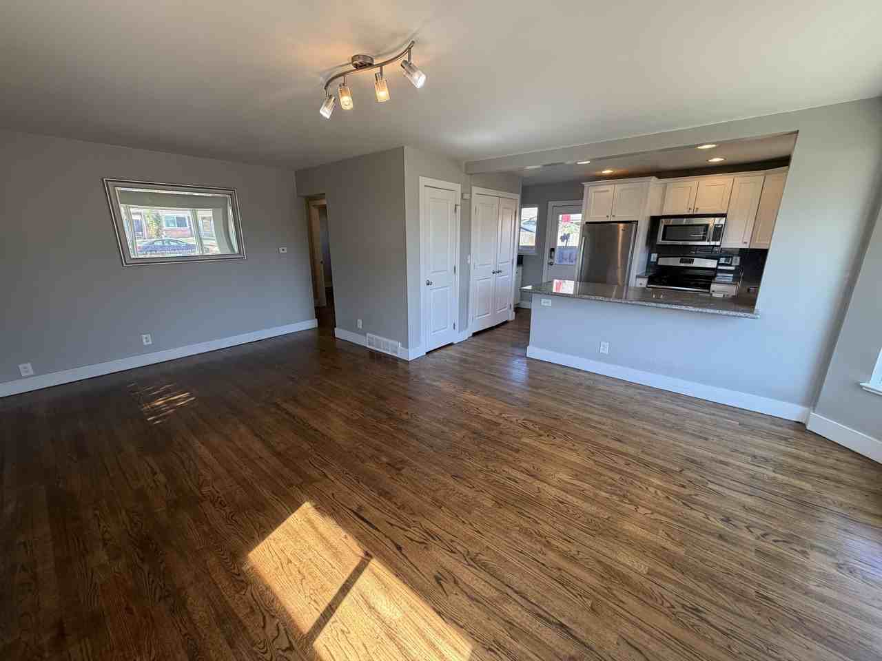 3631 MAGNOLIA ST - Photo 4 of 15