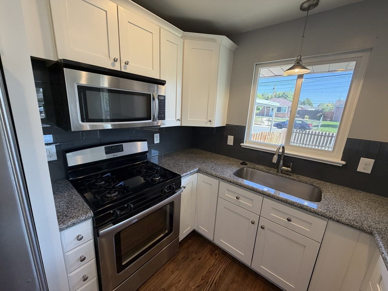 3631 MAGNOLIA ST - Photo 6 of 15