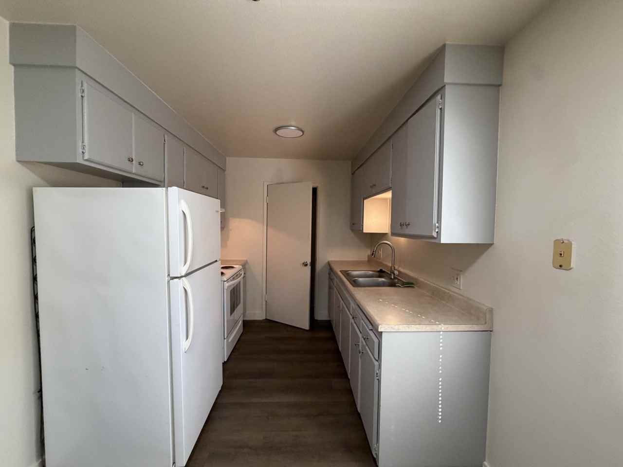 853 Sonoma Avenue - Photo 7 of 13