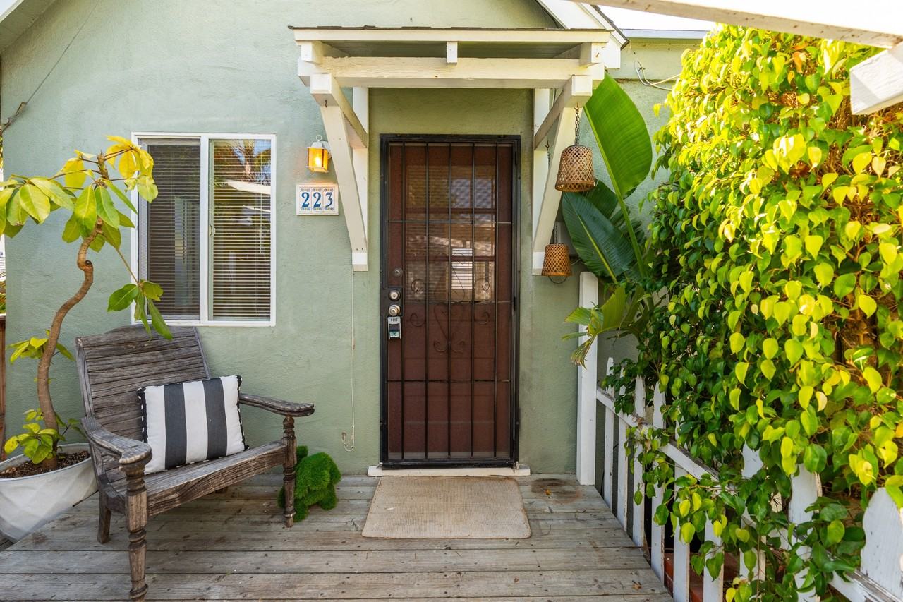 215-223 Lolita St - Photo 2 of 8