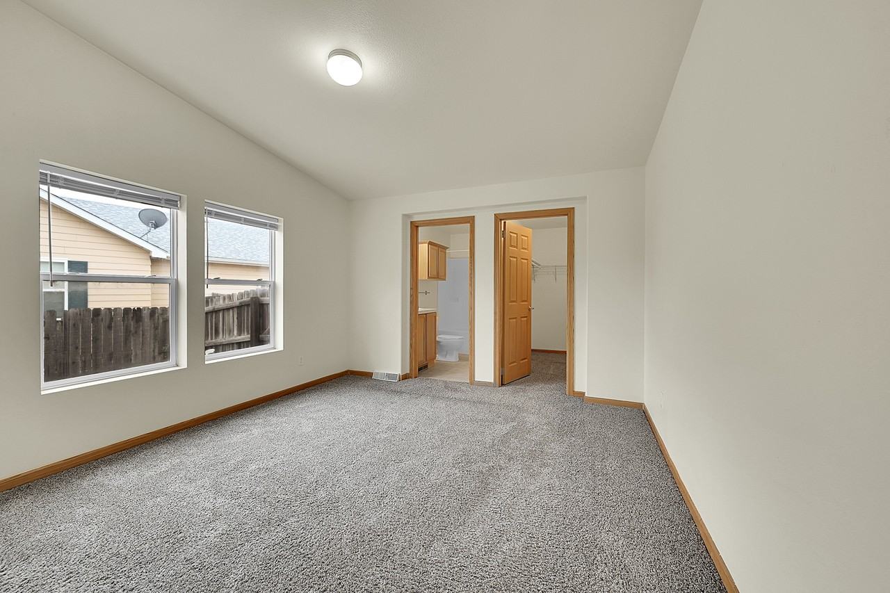 2493 Carriage Dr #1 - Photo 4 of 19