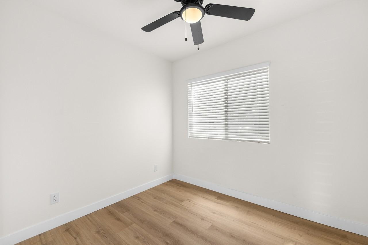 5329 Saxon St #5329 - Photo 4 of 13