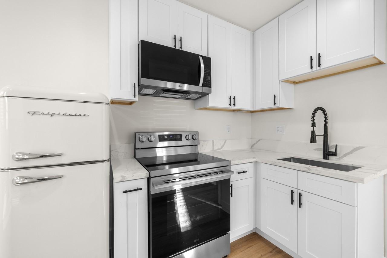 5329 Saxon St #5329 - Photo 6 of 13