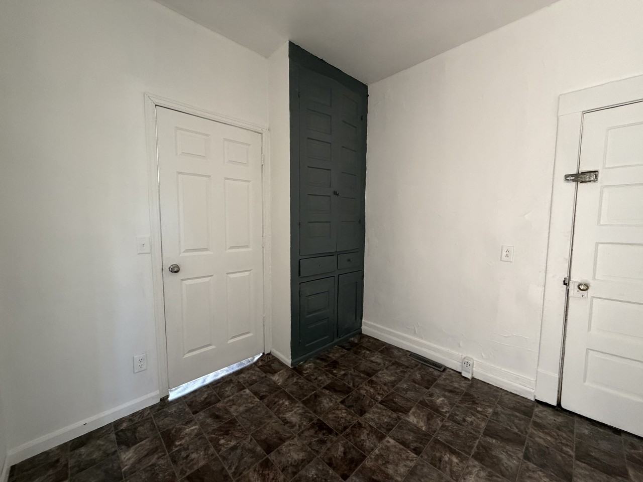 748 Monroe Street - Photo 3 of 19