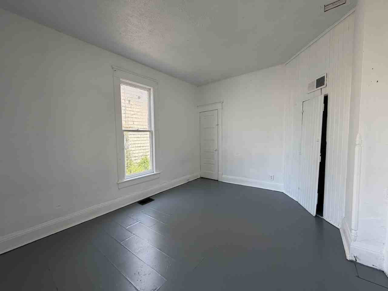 748 Monroe Street - Photo 4 of 19
