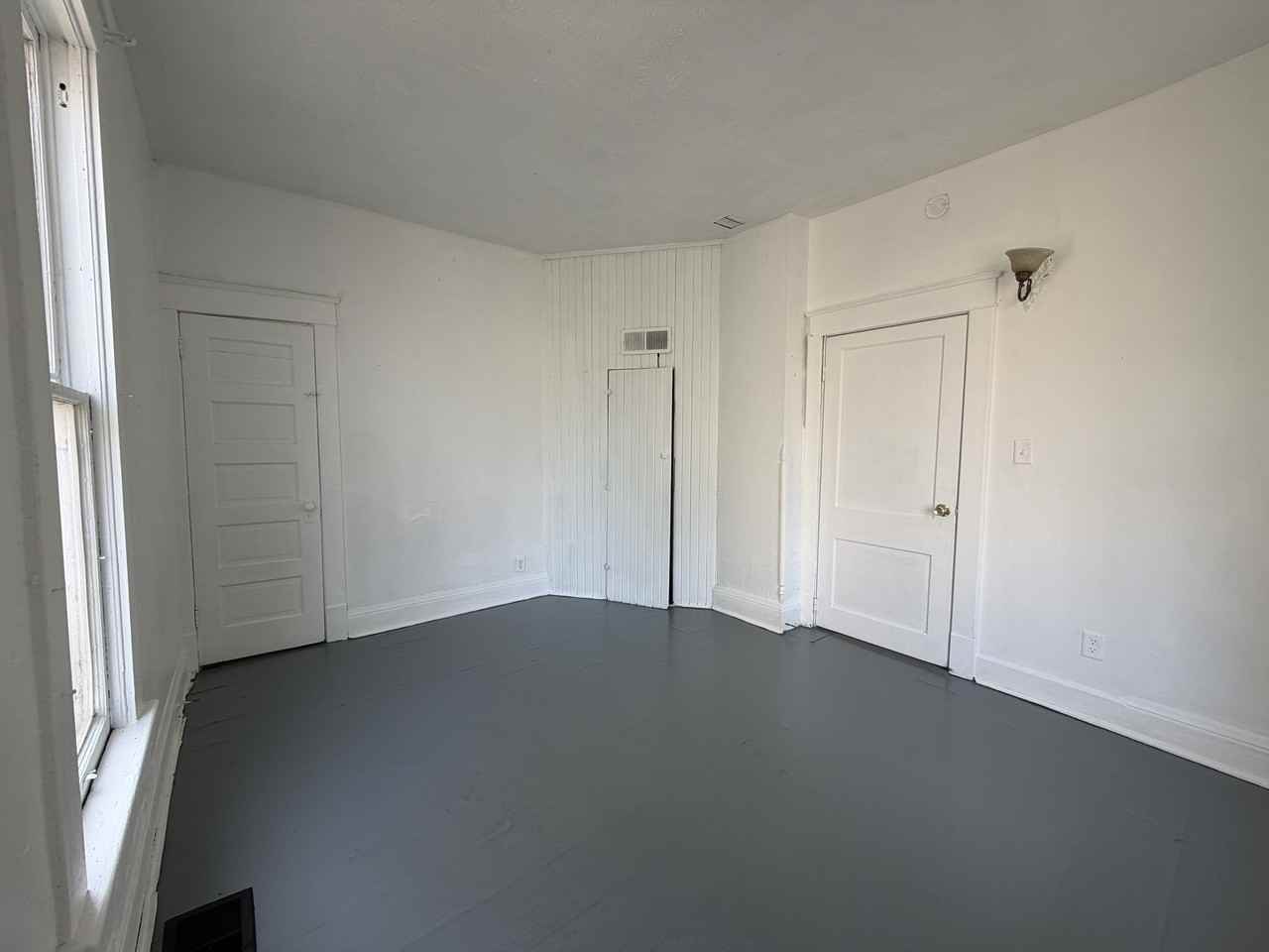 748 Monroe Street - Photo 5 of 19
