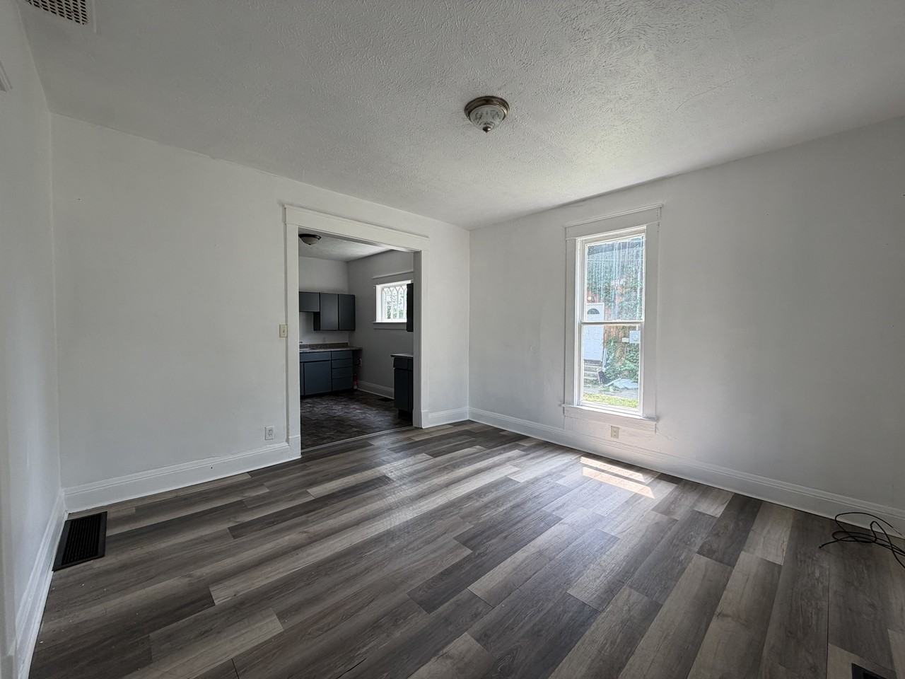 748 Monroe Street - Photo 6 of 19