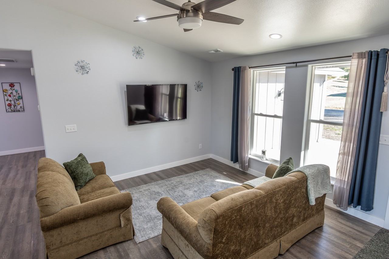1274 Duke Ave #1 - Photo 3 of 9