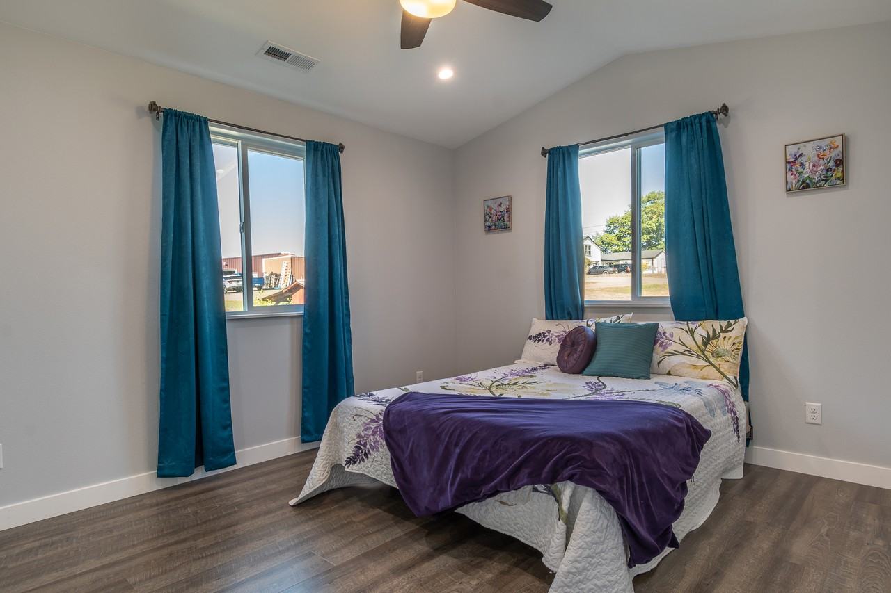 1274 Duke Ave #1 - Photo 7 of 9