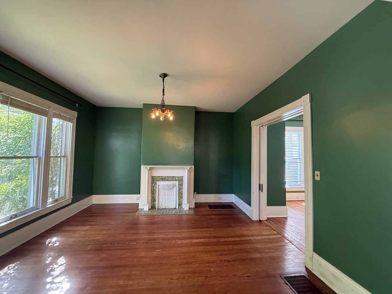 102 Waverly Ct #1 - Photo 4 of 50