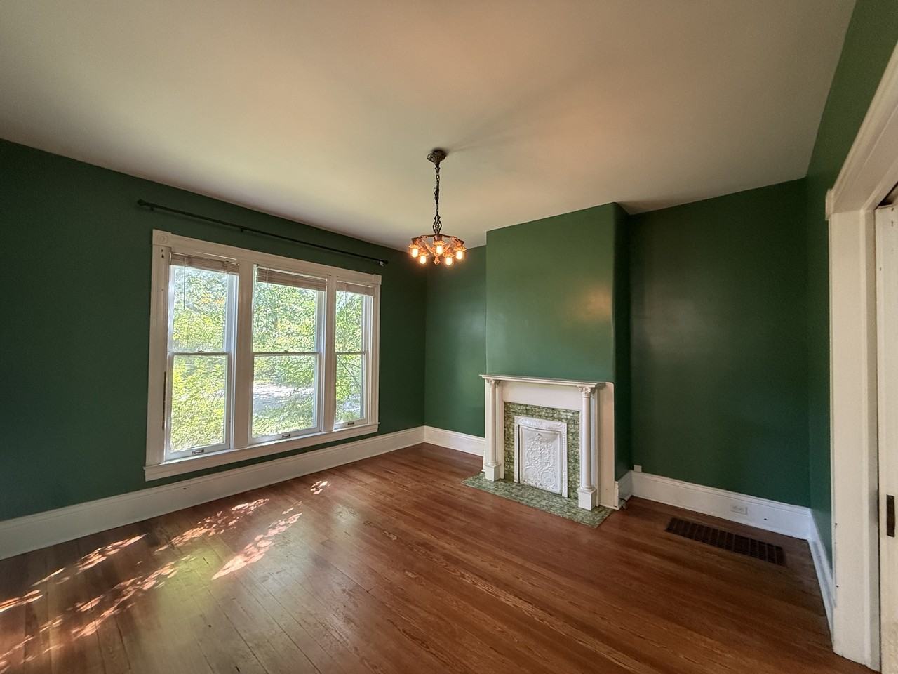 102 Waverly Ct #1 - Photo 5 of 50