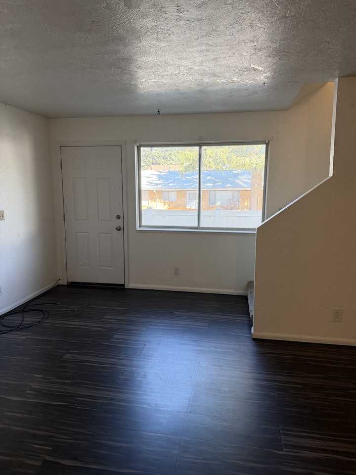 Moonlite Drive Town homes - Photo 2 of 14