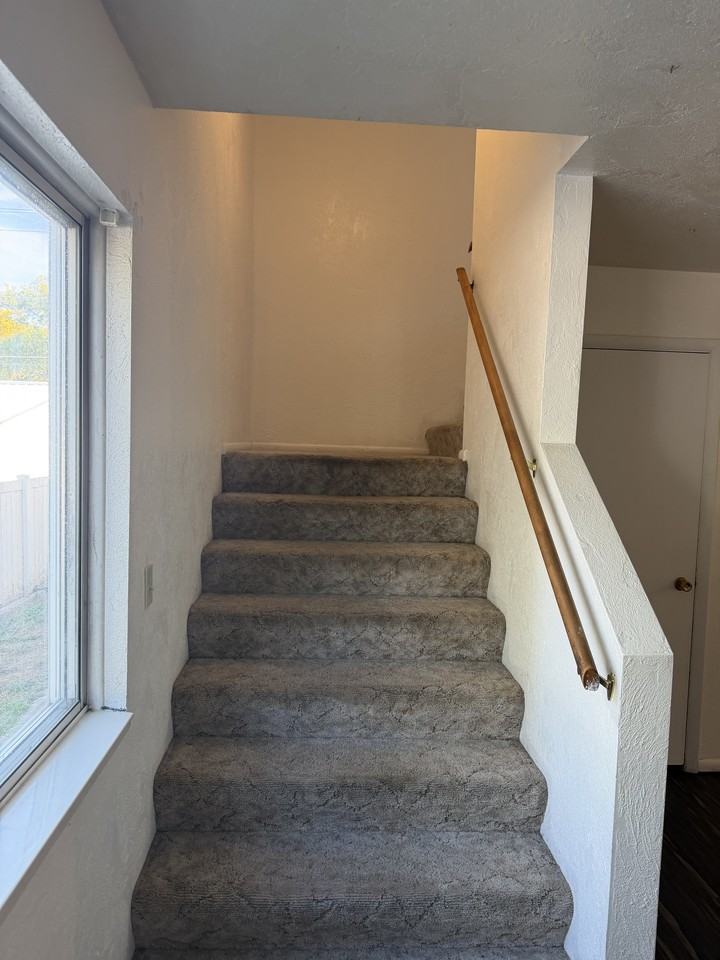 Moonlite Drive Town homes - Photo 5 of 14