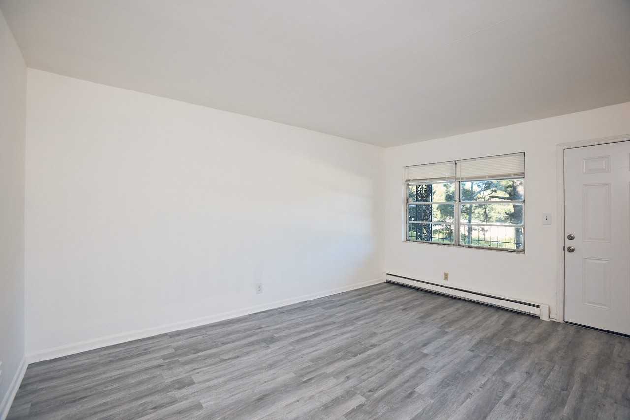 1214 Woodland Avenue Northeast - Photo 2 of 6
