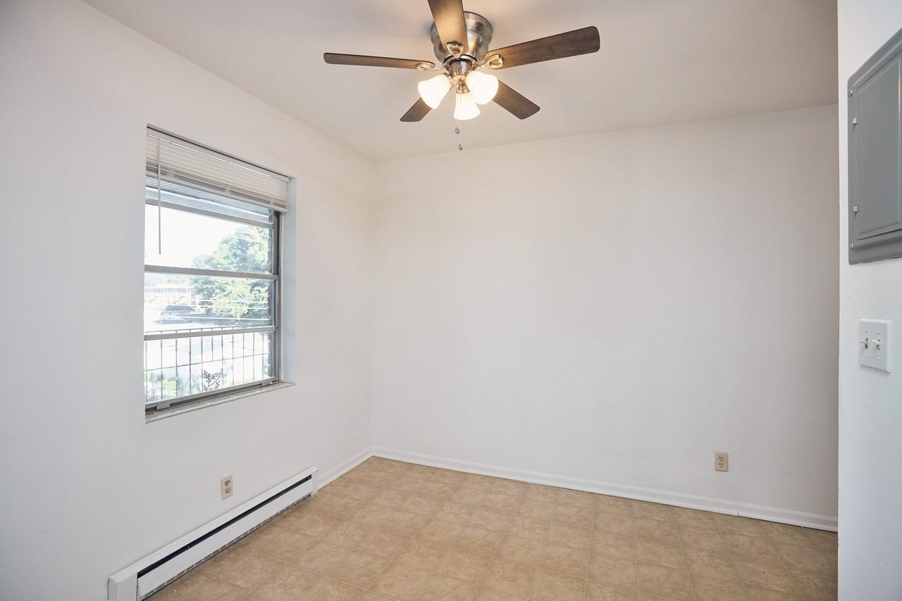 1214 Woodland Avenue Northeast - Photo 3 of 6