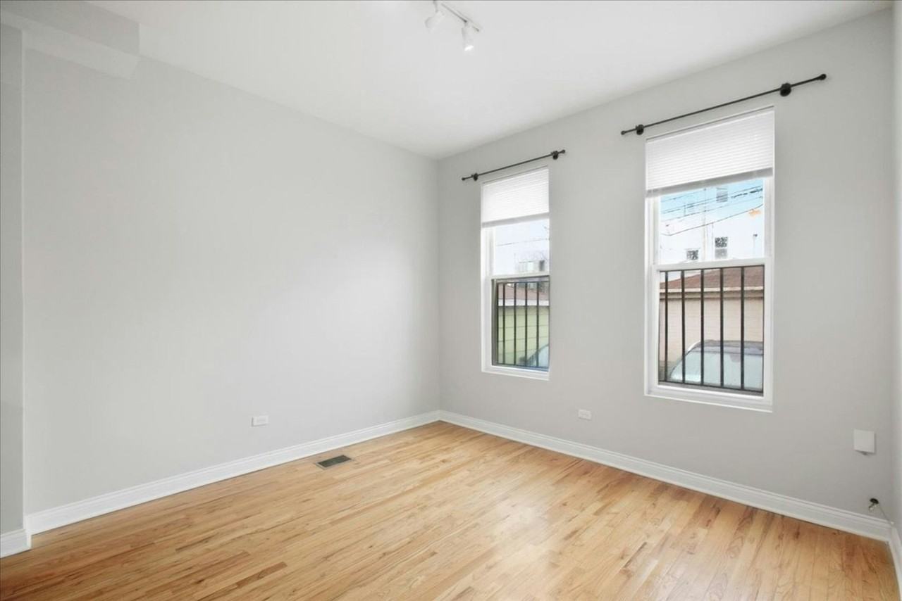 2341 West Montana Street, Unit 1R - Photo 2 of 18